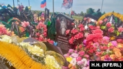 Могила Дмитрия Вторушина, погибшего в один день с Романом Новоселовым