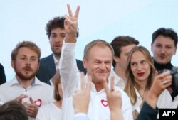 Fostul premier și actualul președinte al partidului Coaliția Civică, Donald Tusk, s-a adresat alegătorilor din Varșovia, cărora le-a mulțumit pentru susținere.