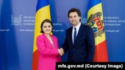 Ministrul afacerilor externe și integrării europene, Nicu Popescu și ministra afacerilor externe a României, Luminița Odobescu, care a efectuat prima vizită la Chișinău după învestirea în funcție. 