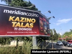 Një nga reklamat e kazinove në Podgoricë (verë 2023).