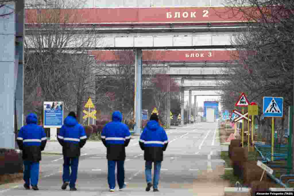 People walking inside the grounds of the ZNPP.&nbsp; Current staffing levels at the facility are believed to be less than one-third of pre-invasion numbers.&nbsp;