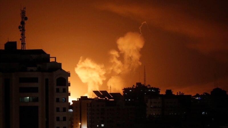 Pas një sulmi të madh me raketa, Izraeli godet Libanin dhe Gazën 