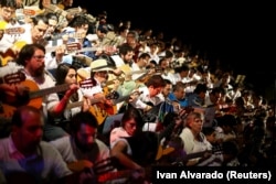 کنسرت «یک هزار گیتار برای خارا» در سپتامبر سال ۲۰۱۶ در سانتیاگو