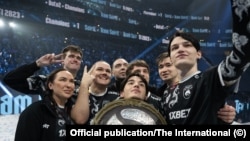  Team Spirit после победы в чемпионате мира в 2021 году. Архивное фото