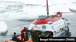 Podmornica MIR-2, tokom ekspedicije 2007. u kojoj je ruska zastava od titana postavljena na morsko dno Arktičkog oceana.