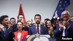 Jakov Milatovic, candidatul prezidențial din partea Mișcării Europa Acum, vorbește după anunțarea primelor rezultate ale alegerilor prezidențiale, în Podgorica, Muntenegru, 2 aprilie 2023