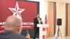 Consilierul socialist de la Bălți, Maxim Moroșan, ținând un discurs la tribună