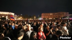 Акция протеста в Ереване проходит шестой день подряд