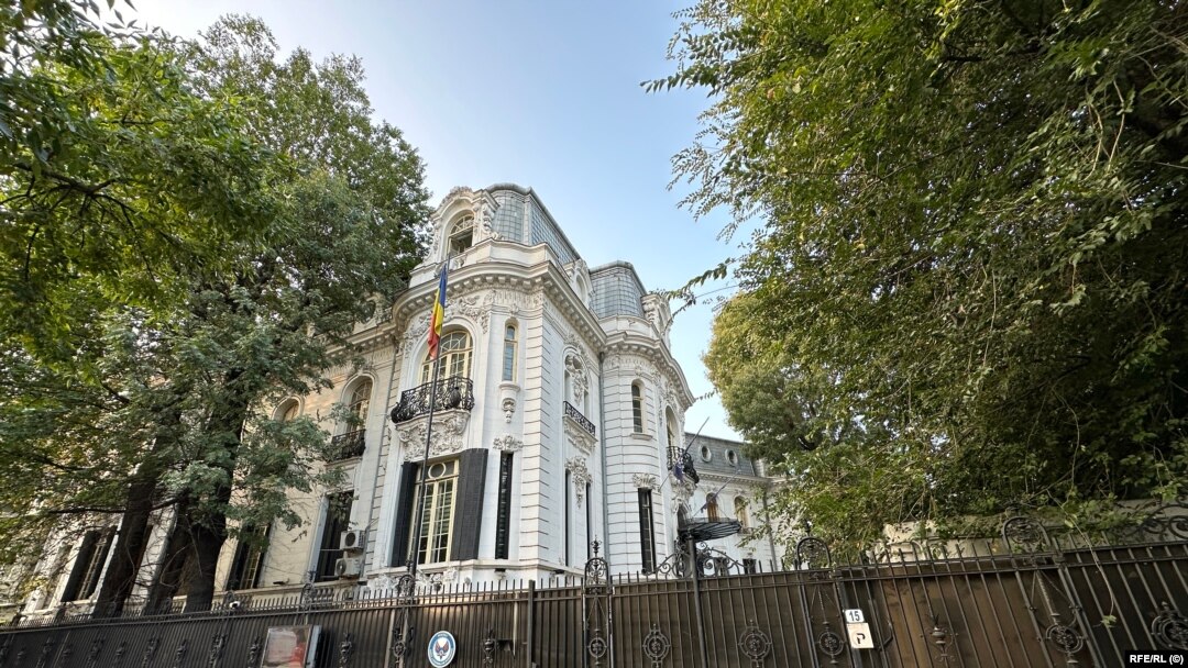 Clădirea în care funcționează Agenția Națională de Integritate este monument de arhitectură. A fost construită în 1897 după planurile arhitectului I.D. Berindei.