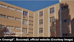 Fotografia apare pe site-ul Colegiului Național „Ion Creangă”, însoțită de motto-ul „Aici este locul unde fiecare elev devine o versiune mai bună a sa!” Este Colegiul unde o profesoară a fost rănită de un elev. 