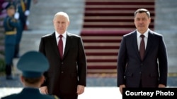 Russian President Vladimir Putin (left) and his Kyrgyz counterpart, Sadyr Japarov in Bishkek.