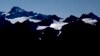 Glečer Tiefenbachferner, dio glečerskog skijališta Soelden, sa planinom Wildspitze vidljiv je u blizini Innsbrucka, Austrija, 25. septembra 2023. 