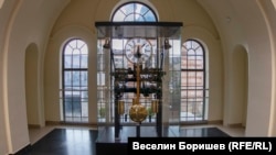 Реставрираният часовник в Централните хали