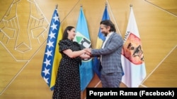 Gradonačelnica Sarajeva Benjamina Karić i gradonačelnik Prištine Perparim Rama, Priština, 15. aprila 2024.