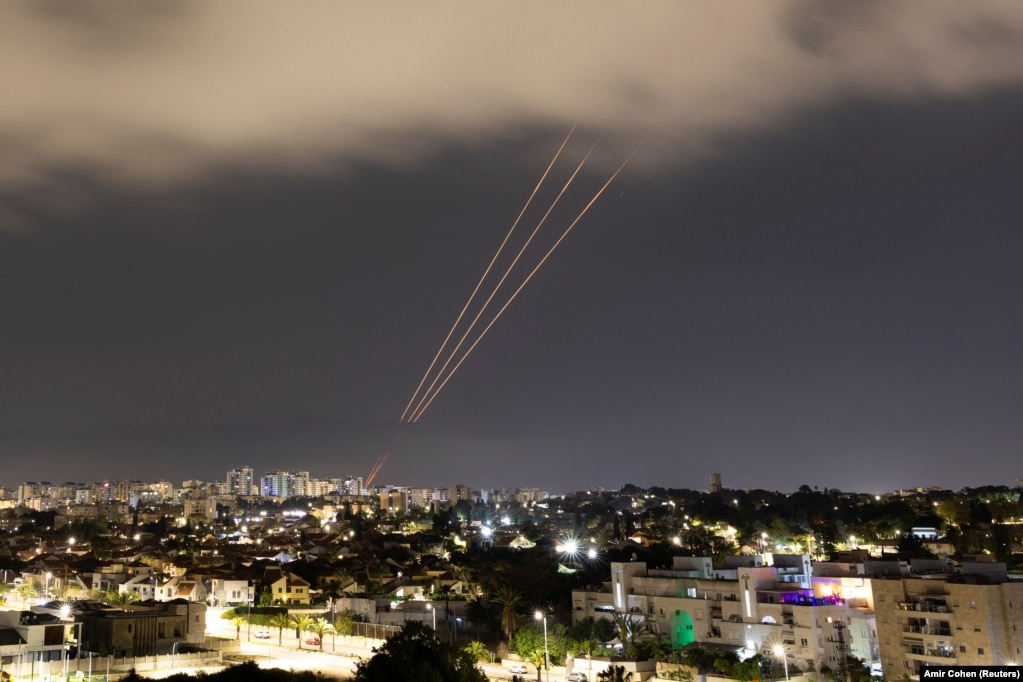 Pas njoftimeve se Irani lëshoi dronë dhe raketa, në Izrael u aktivizua menjëherë sistemi antiraketor.
