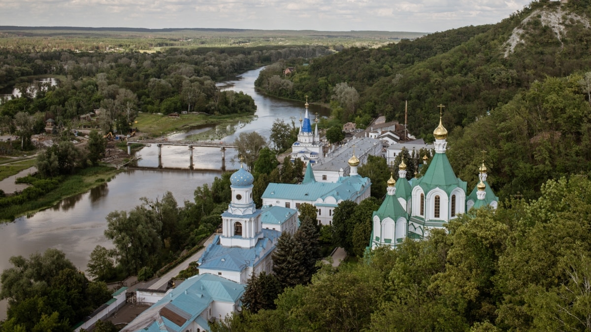 In Ukraine's East, A Shrapnel-Scarred Monastery Is Caught Up In War And Religious Rivalry - Vimarsana News
