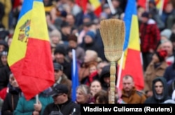 Митинг оппозиции в знак протеста против недавнего повышения тарифов и цен на электроэнергию. Кишинев, Молдова, 19 февраля 2023 года