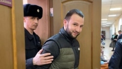 Илья Бабурин после заседания суда