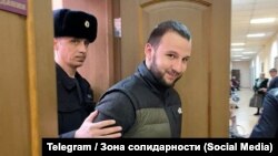Илья Бабурин после заседания суда