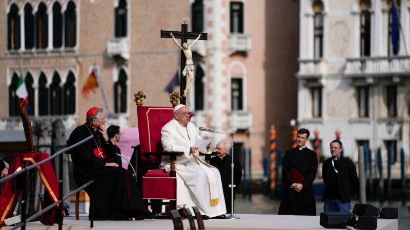 Papina poseta Veneciji, susret sa zatvorenicama