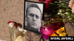 Акции памяти Алексея Навального в России
