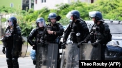 Полицијата на улиците, Нумеа, 18 мај 2024 година.