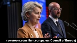 Presidentja e Komisionit Evropian, Ursula von der Leyen (majtas), dhe president i Këshillit të BE-së, Charles Michel, në Samitin BE-Ballkani Perëndimor, 13 dhjetor 2023.