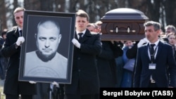 Похороны российского блогера Владлена Татарского в России