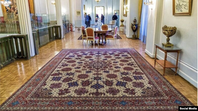 کارشناسان، قیمت تنها ده تخته فرش از ۴۸ تخته فرش مسروقه کاخ سعدآباد را ۱۳۰ میلیارد تومان برآورد کرده‌اند