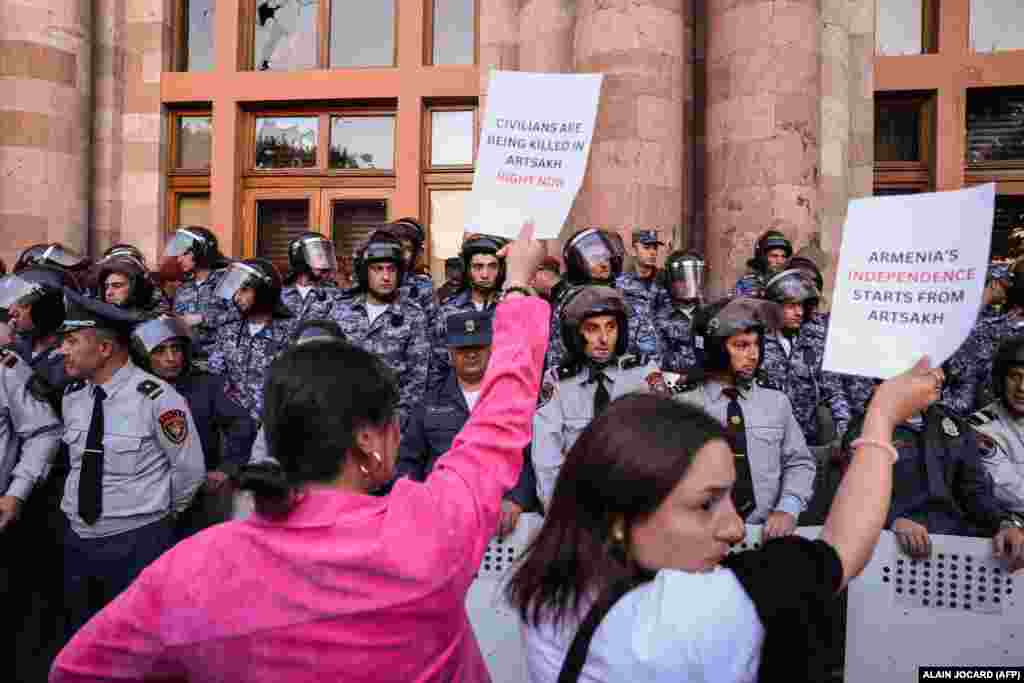 Armenian demonstrators hold placards demanding the resignation of Armenian Prime Minister Nikol Pashinian in Yerevan on September 21. Nagorno-Karabakh is internationally recognized as part of Azerbaijan and is currently populated by around 120,000 ethnic Armenians. It broke from Baku&#39;s hold in a war as the Soviet Union collapsed. It survived for decades with direct support from Armenia thanks to control of a land link known as the Lachin Corridor.