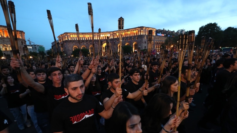 Երևանում մեկնարկում է ջահերով երթը դեպի Ծիծեռնակաբերդի հուշահամալիր