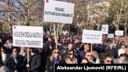 Protest profesora i prosvjetnih radnika ispred Skupštine Crne Gore 27. decembar 2023.