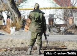 Російський військовослужбовець у Донецькій області, архівне фото