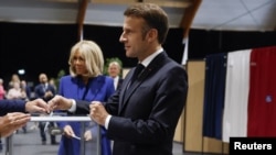 Președintele francez, Emmanuel Macron, a votat pe 7 iulie 2024 la o secție de vot din Le Touquet-Paris-Plage.