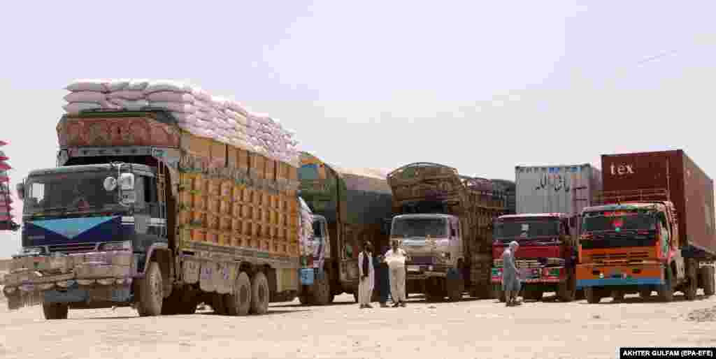 Trucks wait to cross the border in Chaman. On June 7, clashes broke out between police and demonstrators following the arrests of several activists involved in a sit-in demonstration demanding that restrictions be lifted at the border in Chaman. The clashes left at least 40 people injured, including 17 law enforcement personnel. &nbsp;