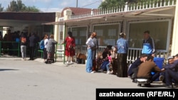 Люди в очереди. Туркменистан (Иллюстративное фото) 