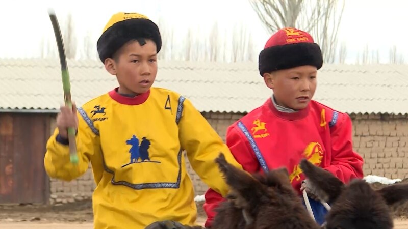 Jahanje do pobede kirgiskih dečaka