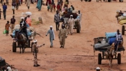 Refugjatë sudanezë në qytetin kufitar Adre në Çad, 4 gusht 2023.