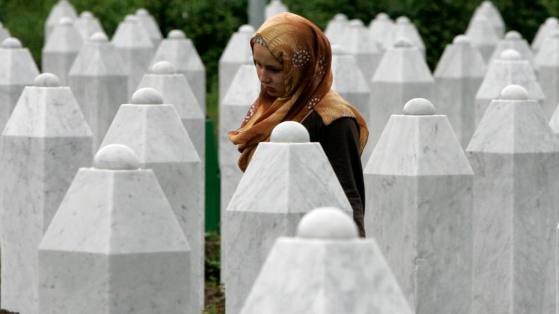 Невладини во Србија ги повикаа властите да ја поддржат резолуцијата на ОН за геноцидот во Сребреница