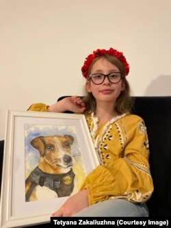 Ярина продає свої малюнки, а отримані кошти передає українським організаціям, які допомагають тваринам