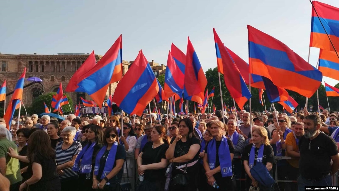 Armenia opposition supporters rally in Yerevan's Republic Square on June 9.
