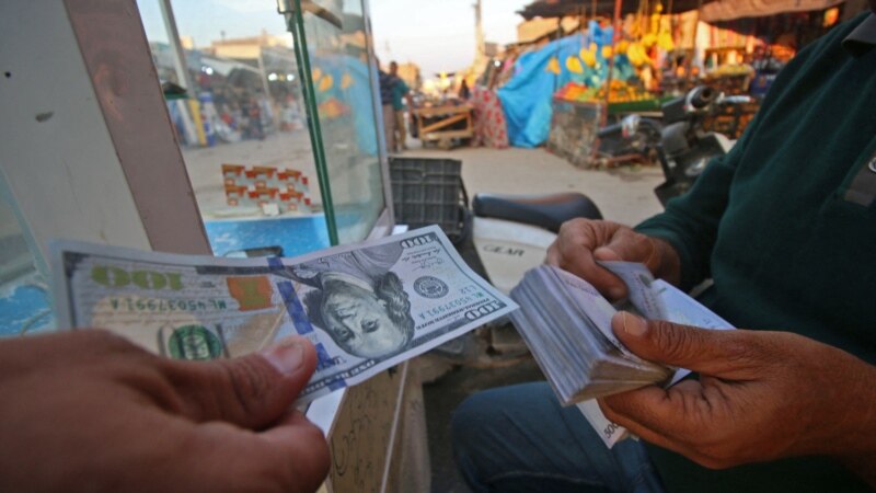 یک مقام اتاق بازرگانی: انتقال ارز از عراق به ایران «سخت‌تر» شده است