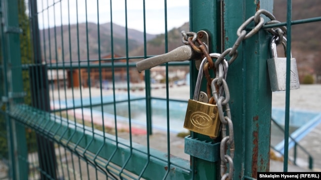 Kompleksi i mbyllur në "Rajska Banja" në Banjskë të Zveçanit. 20 dhjetor 2023.