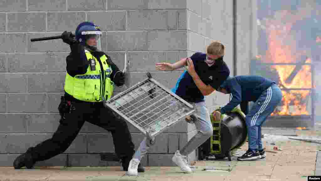 A hétvégi tüntetés előtt már több napja zavargások voltak Nagy-Britannia más városaiban, többek között Liverpoolban, Bristolban és Manchesterben