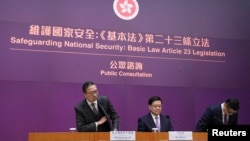 John Lee hongkongi kormányzó az új nemzetbiztonsági törvényről tartott sajtótájékoztatón