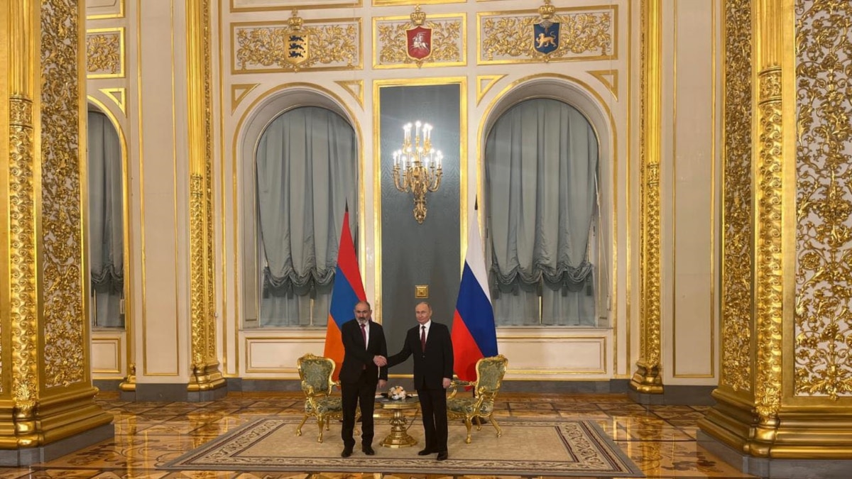 Putin commends Russia and Armenia’s strong bilateral relations and economic cooperation