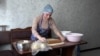 Փախլավա, ժենգյալով հաց. արցախցի կանայք արտադրամաս են ուզում հիմնել Գյումրիում