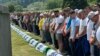 Az újonnan azonosított áldozatok temetése Potočariban 2023. július 11-én