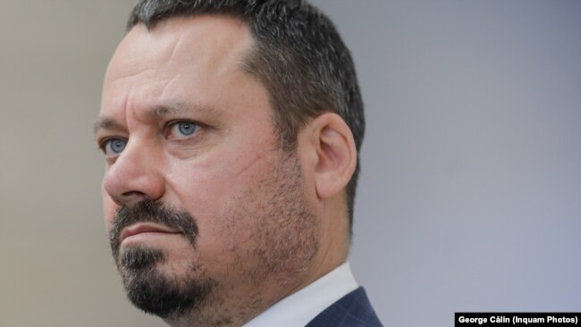 Irinel Ionel Scrioșteanu, unul dintre cei șapte secretari de stat din Ministerul Transporturilor. Este cel care a participat la recenta Trilaterală de la Ismail, în care s-a discutat problema Bâstroe.