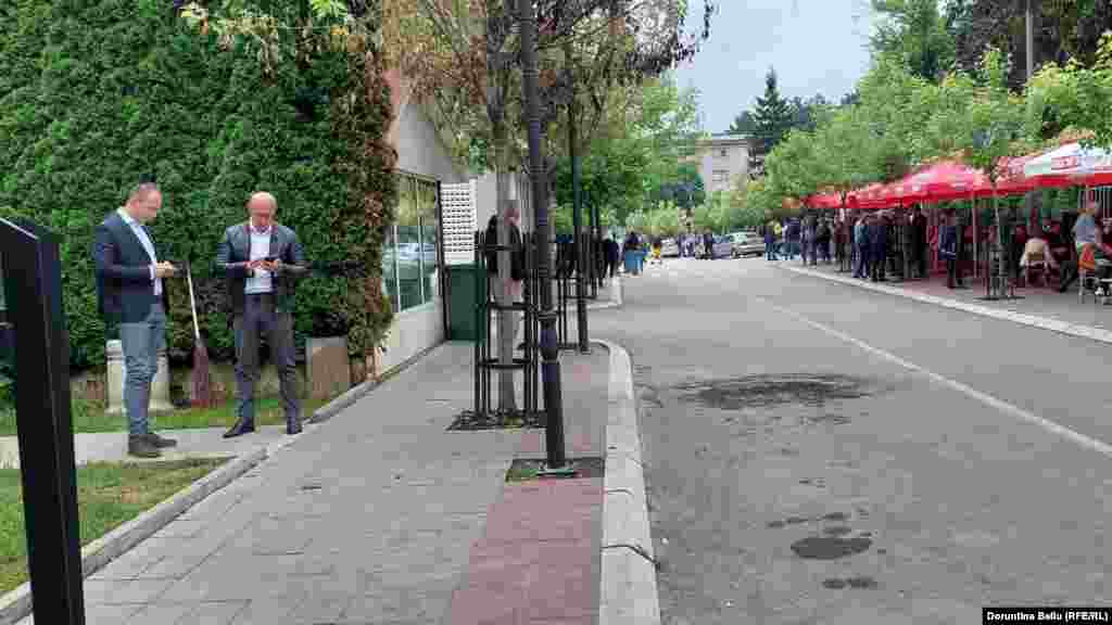 Goran Rakić i Igor Simić iz Srpske liste u Zvečanu na protestu, 5. jun